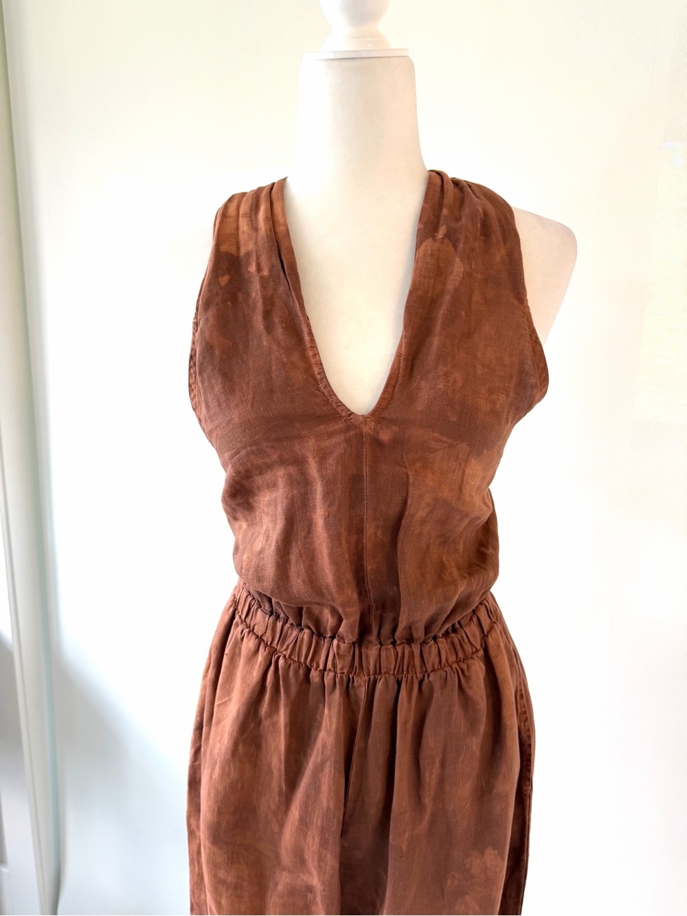 cloth & stone Rust Brown Sleeveless V-Neck Jumpsuit - Picture 2 of 15